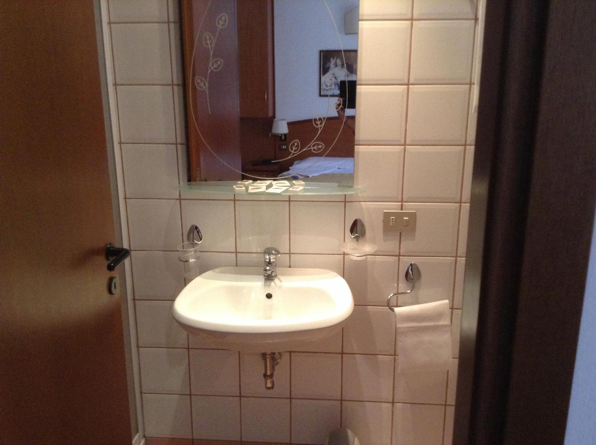 Hotel Saini With Air Conditioning 3*