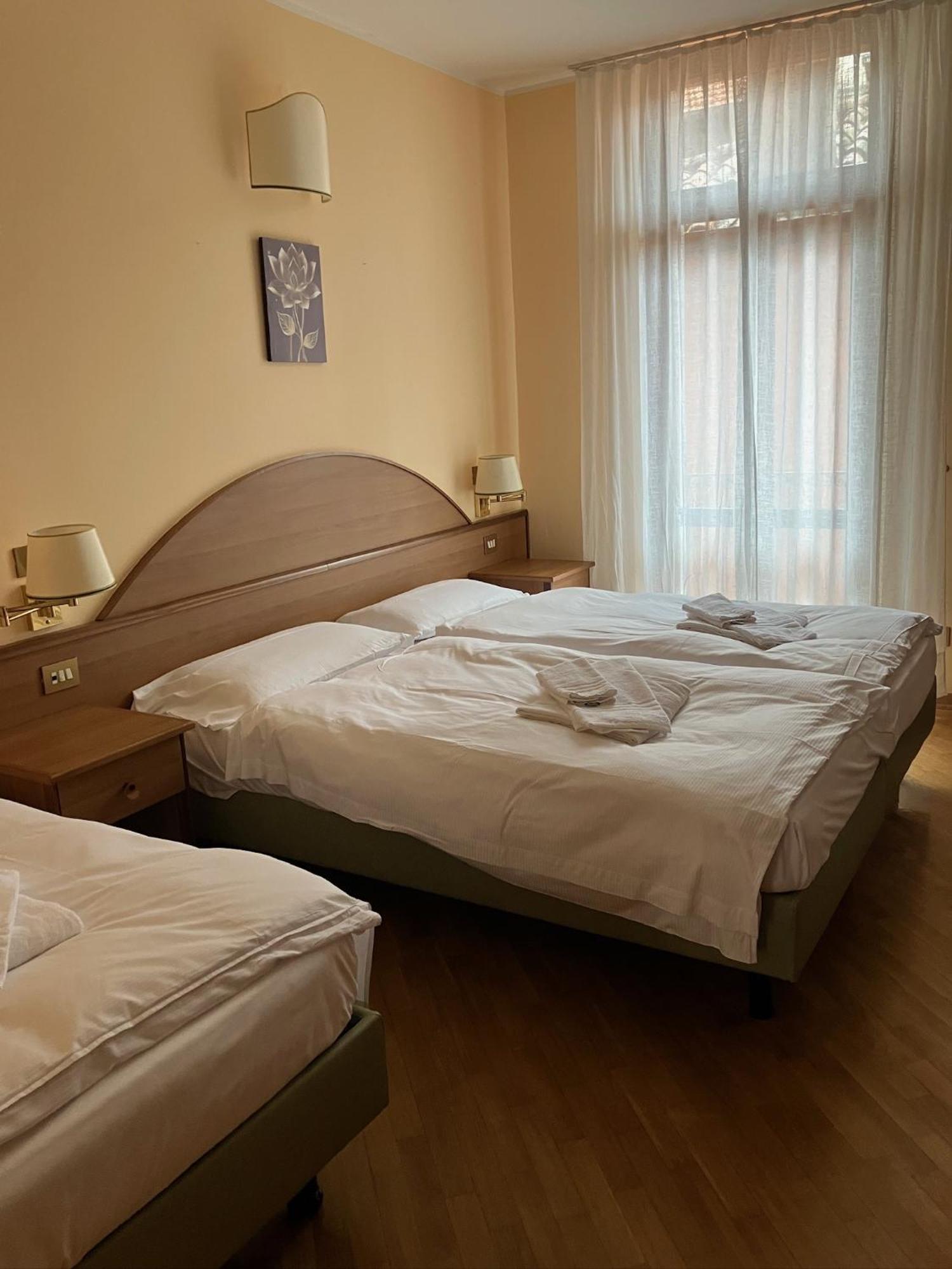 Saini Hotel 3*