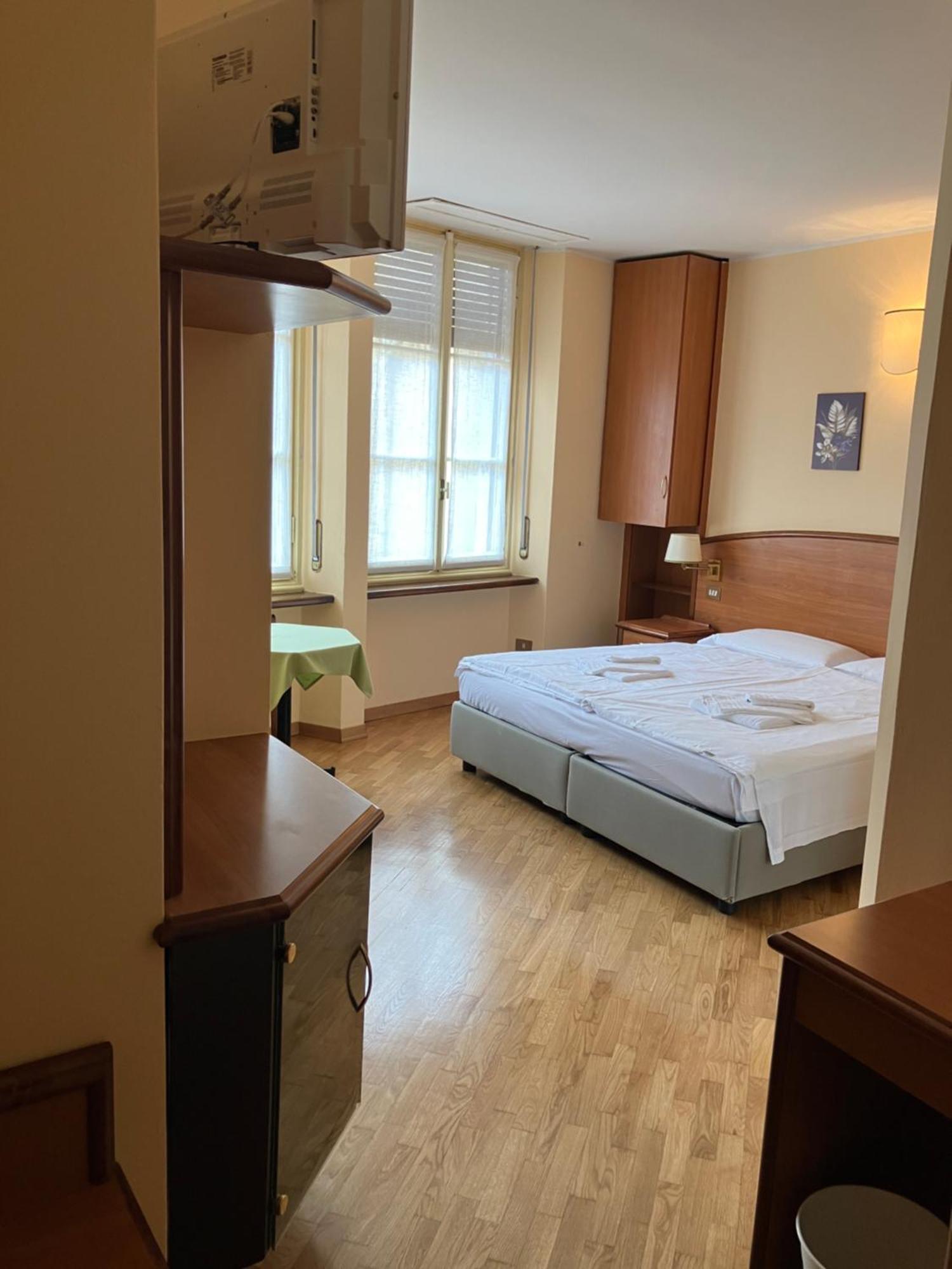 Hotel Saini With Air Conditioning Stresa